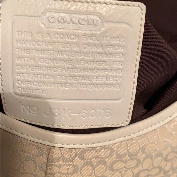 Coach Signature Canvas Shoulder Bag - Picture 4 of 6